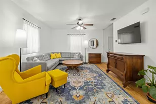911 W 3rd St, Taylor, TX 76574 - Photo 6