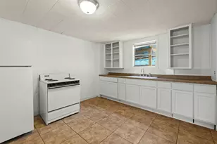 911 W 3rd St, Taylor, TX 76574 - Photo 26