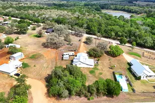 127 KLBJ Rd, Smithville, TX 78957 - Photo 36