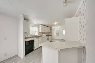 107 Long Shadow Dr, Bastrop, TX 78602 - Photo 10