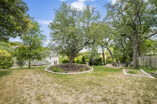 1702 Crested Butte Dr, Austin, TX 78746 - Photo 24