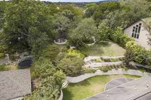 1702 Crested Butte Dr, Austin, TX 78746 - Photo 32