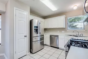 913 Jasmine Trail, Georgetown, TX 78626 - Photo 8