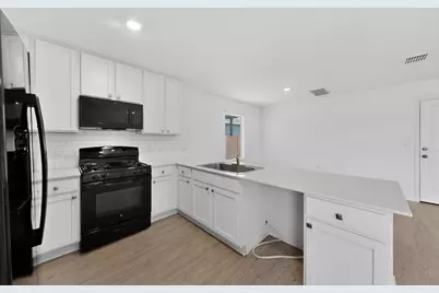 2021 Willkomen Way, Pflugerville, TX 78660 - Photo 12