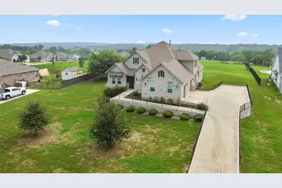 192 Raptor Beak Way, Cedar Creek, TX 78612 - Photo 2