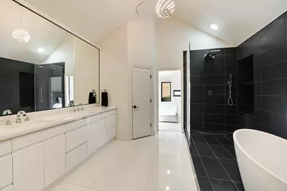 32 Wingreen Loop, The Hills, TX 78738 - Photo 18