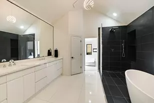 32 Wingreen Loop, The Hills, TX 78738 - Photo 18