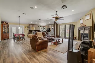 211 Ulupau Cir, Bastrop, TX 78602 - Photo 6