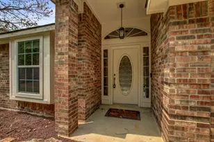 211 Ulupau Cir, Bastrop, TX 78602 - Photo 4