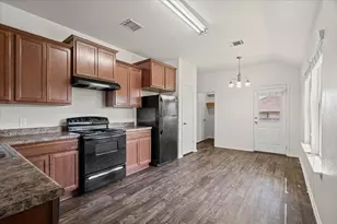 612 Amber Ln, Jarrell, TX 76537 - Photo 6