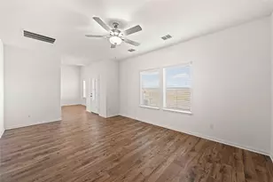 116 Desert Hare Dr, Jarrell, TX 76537 - Photo 2