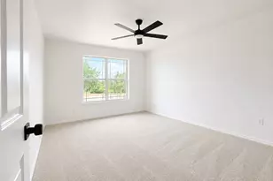 906 W South St, Leander, TX 78641 - Photo 16