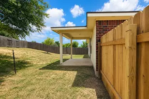 906 W South St, Leander, TX 78641 - Photo 18