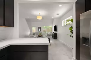5616 S 1st St, Austin, TX 78745 - Photo 6