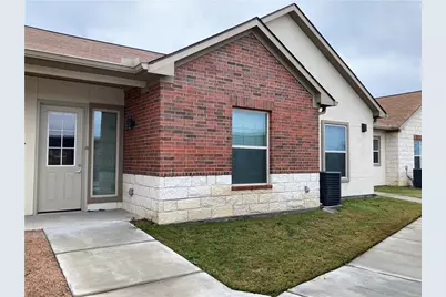 2400 Louis Henna Boulevard #304, Round Rock, TX 78664 - Photo 2