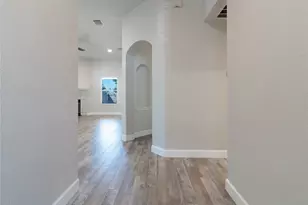 216 Brickyard Ln, Jarrell, TX 76537 - Photo 4