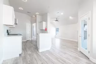 216 Brickyard Ln, Jarrell, TX 76537 - Photo 12