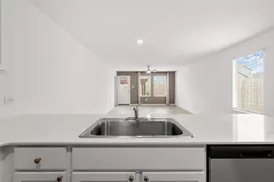 517 Texas Angel Wy, Jarrell, TX 76537 - Photo 10