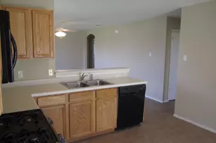 13124 Maidenhair Tr, Elgin, TX 78621 - Photo 6