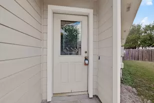 13124 Maidenhair Tr, Elgin, TX 78621 - Photo 4