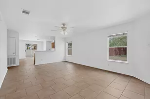 13124 Maidenhair Tr, Elgin, TX 78621 - Photo 10