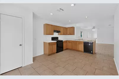 13124 Maidenhair Trail, Elgin, TX 78621 - Photo 12