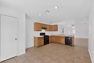 13124 Maidenhair Tr, Elgin, TX 78621 - Photo 12