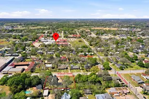 703 W Buck St, Caldwell, TX 77836 - Photo 2