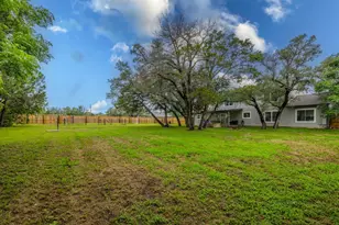 411 Carriage Oaks Dr, Liberty Hill, TX 78642 - Photo 30
