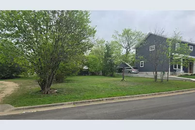 406 E 4th Street, Georgetown, TX 78626 - Photo 2