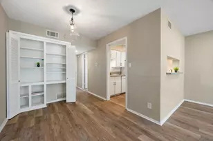 2425 Ashdale Dr, Austin, TX 78757 - Photo 2