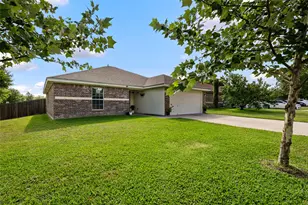 144 Calcite Ln, Jarrell, TX 76537 - Photo 4