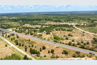 2063 N Magnolia Avenue, Luling, TX 78648 - Photo 6