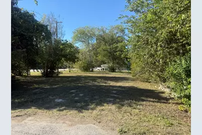 402 E Liberty Avenue, Round Rock, TX 78664 - Photo 4
