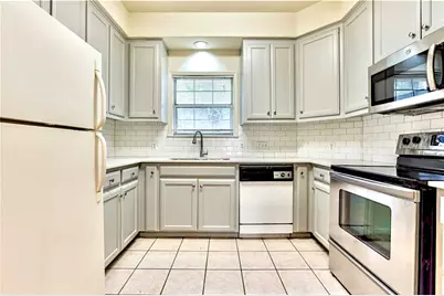 2100 San Gabriel Street #201, Austin, TX 78705 - Photo 2