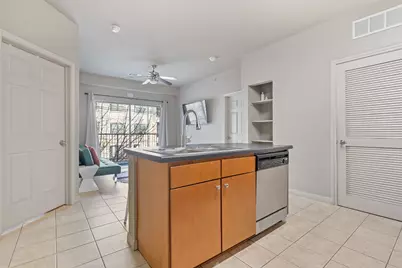 2515 Pearl #405, Austin, TX 78705 - Photo 10