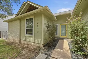 12047 Lincolnshire Dr, Austin, TX 78758 - Photo 2