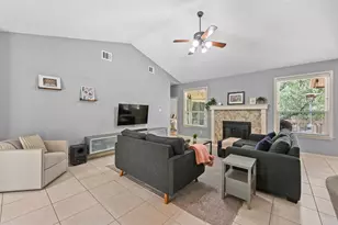 12047 Lincolnshire Dr, Austin, TX 78758 - Photo 4