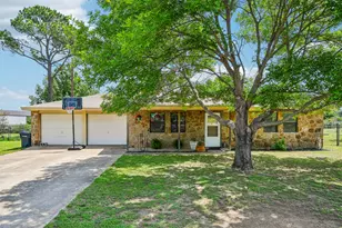 115 Mountain View Dr, Burnet, TX 78611 - Photo 2