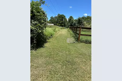 704 Hill Street, Smithville, TX 78957 - Photo 4