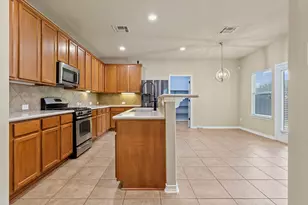 1001 Hondo Ln, Hutto, TX 78634 - Photo 8
