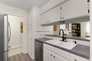 8800 Parkfield Dr, Austin, TX 78758 - Photo 14