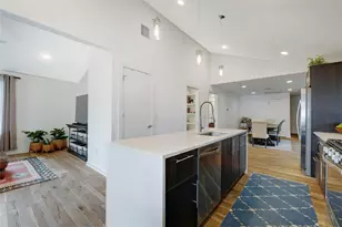 1907 E 14th St, Austin, TX 78702 - Photo 10