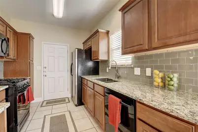6011 Fairway Street #2B, Austin, TX 78741 - Photo 10