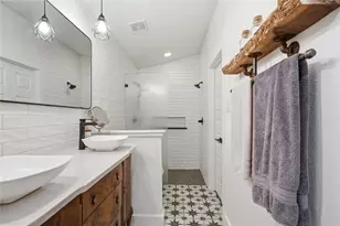 18406 Roundrock Rd, Jonestown, TX 78645 - Photo 10
