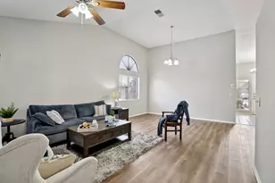 305 Hornbean Ln, Cibolo, TX 78108 - Photo 6