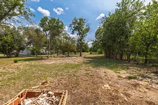 1308 Bert St, Seguin, TX 78155 - Photo 12