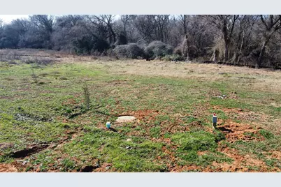 104 Sonoma Drive, Elgin, TX 78621 - Photo 2