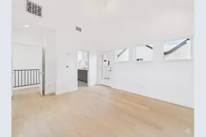 5912 Harold Court #104, Austin, TX 78721 - Photo 16