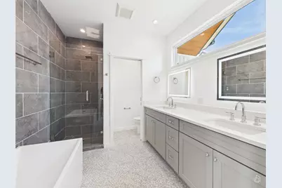 5912 Harold Court #104, Austin, TX 78721 - Photo 18